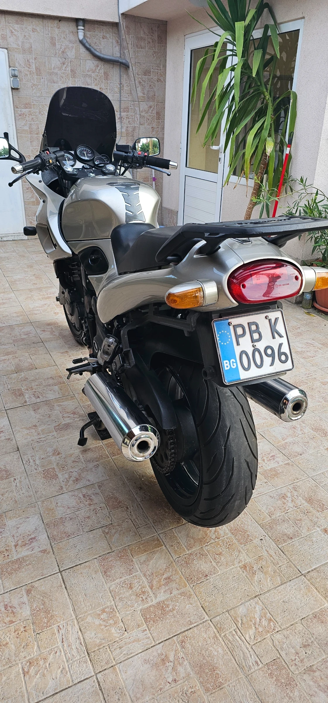Triumph Sprint ST 900 - изображение 6