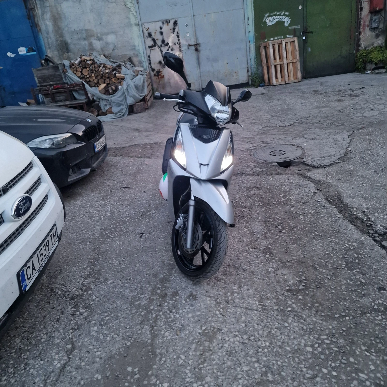 Kymco People 300gti, снимка 12 - Мотоциклети и мототехника - 55060940