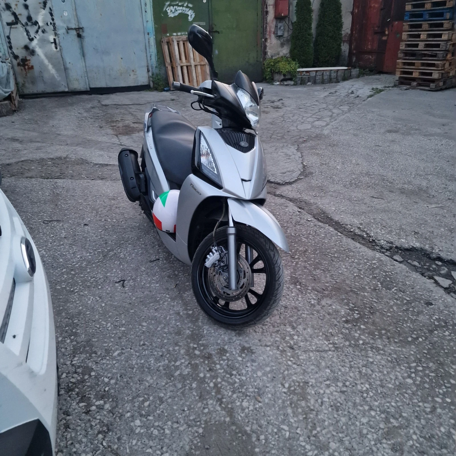 Kymco People 300gti, снимка 11 - Мотоциклети и мототехника - 55060940