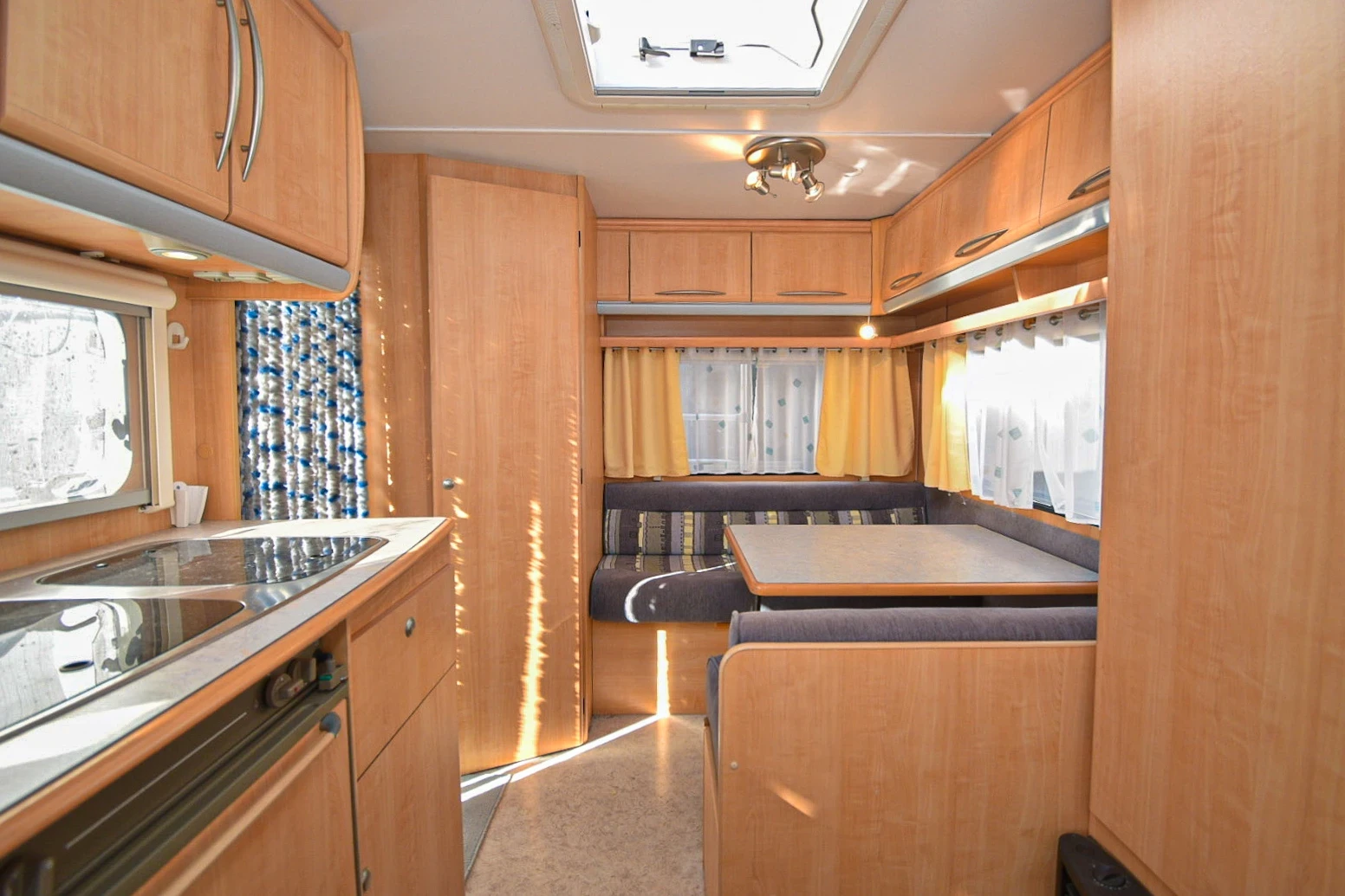 Каравана Sprite 390, снимка 10 - Каравани и кемпери - 56570496