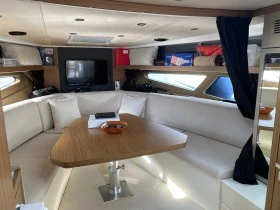Моторна яхта Azimut 34, снимка 9