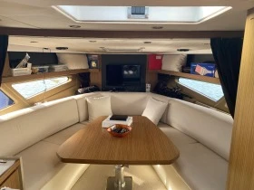 Моторна яхта Azimut 34, снимка 4