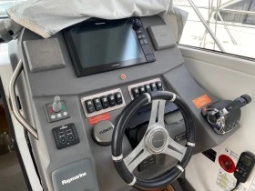 Моторна яхта Azimut 34, снимка 10