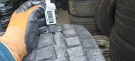Гуми Зимни 235/65R17, снимка 4
