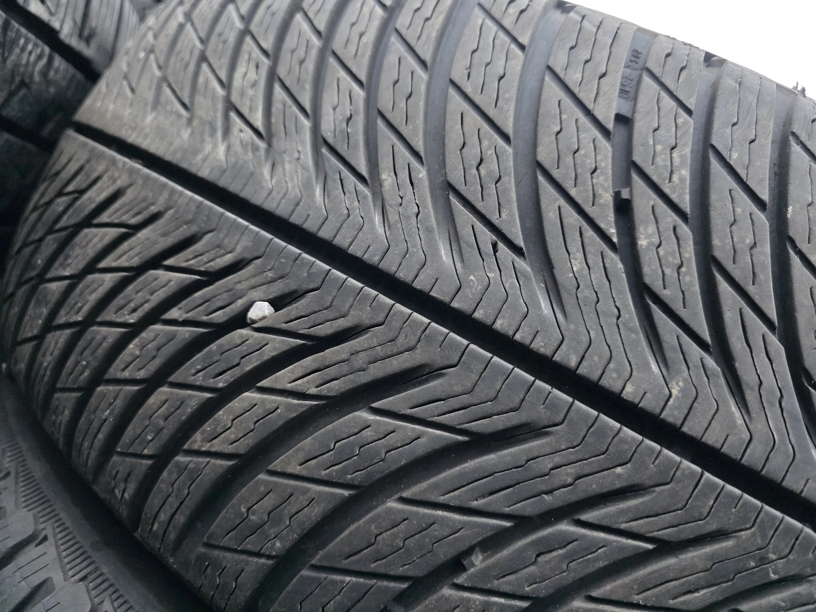Гуми Зимни 225/60R18