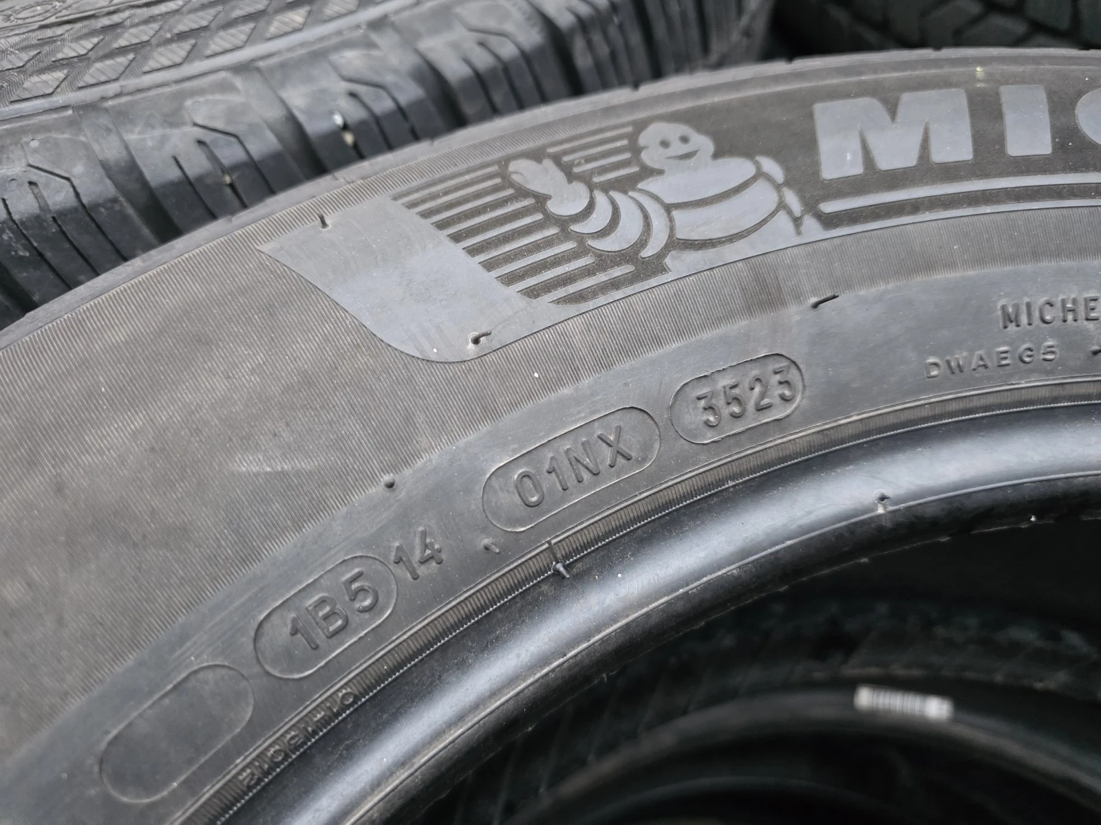 Гуми Зимни 225/60R18, снимка 6 - Гуми и джанти - 56725444