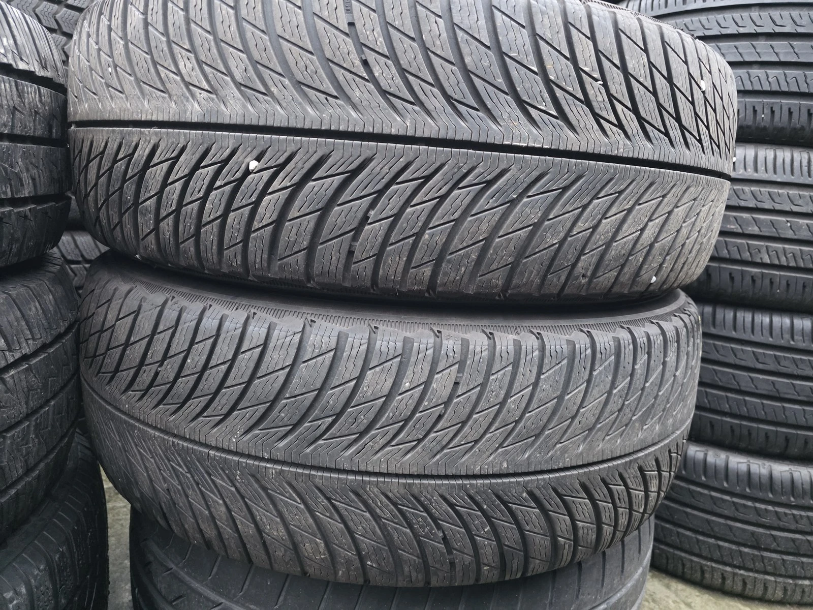 Гуми Зимни 225/60R18, снимка 3 - Гуми и джанти - 56725444