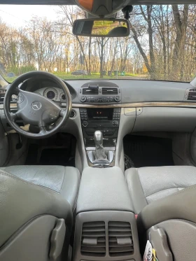 Mercedes-Benz E 220, снимка 8