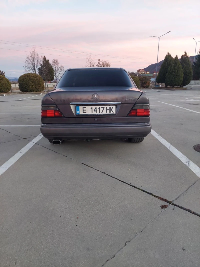 Mercedes-Benz E 250, снимка 5 - Автомобили и джипове - 48171413