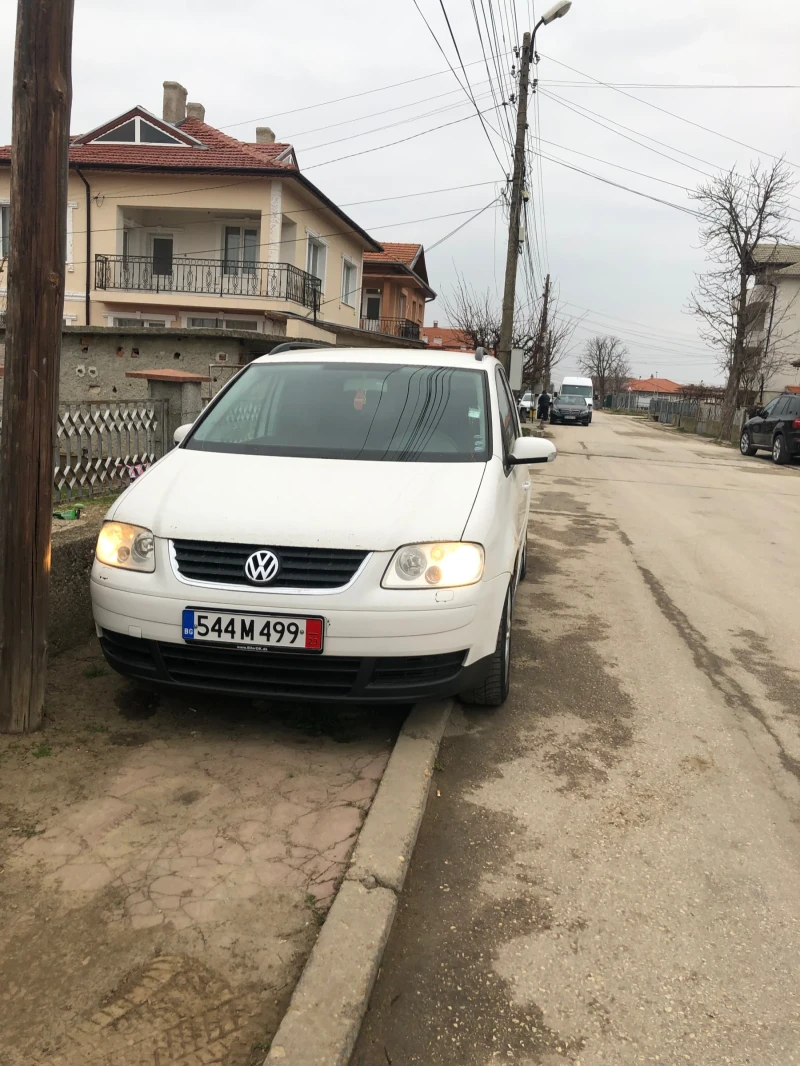 VW Touran 2.0, снимка 3 - Автомобили и джипове - 48466746