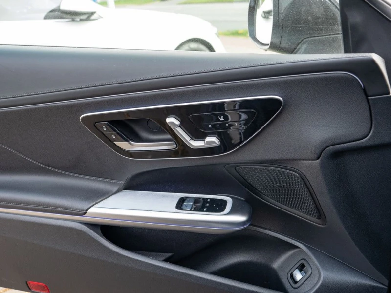 Mercedes-Benz CLE 220D AMG Sport Premium LED Pano, снимка 8 - Автомобили и джипове - 50274681