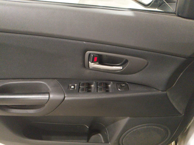 Mazda 3, снимка 14 - Автомобили и джипове - 52531729