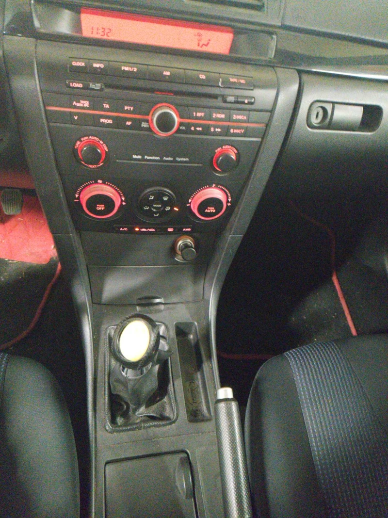 Mazda 3, снимка 13 - Автомобили и джипове - 52531729