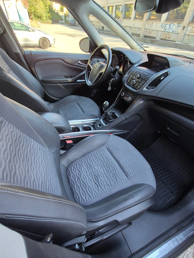 Opel Zafira Тourer, снимка 11 - Автомобили и джипове - 52205192