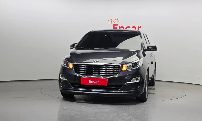 Kia Carnival 11-Seater Deluxe, снимка 3 - Автомобили и джипове - 51843155