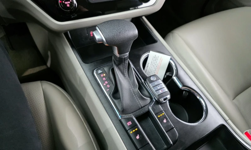 Kia Carnival 11-Seater Deluxe, снимка 9 - Автомобили и джипове - 51843155