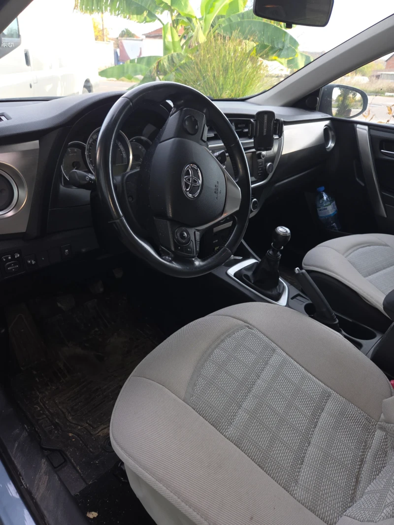 Toyota Auris, снимка 6 - Автомобили и джипове - 52394634