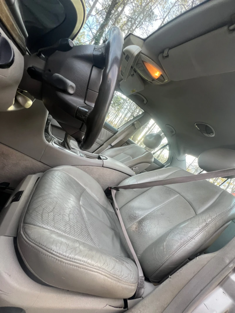 Mercedes-Benz E 220, снимка 10 - Автомобили и джипове - 52549500