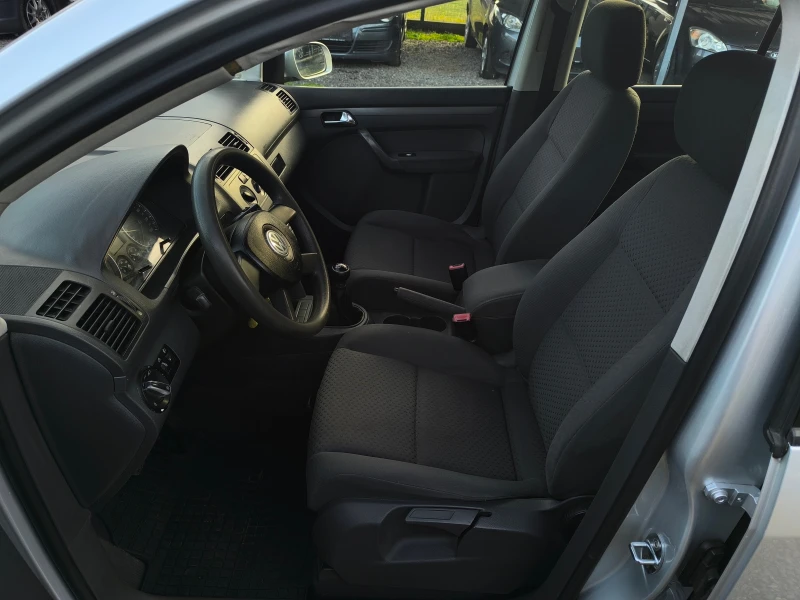 VW Touran -1.9TDI-105кс-6 скорости-КЛИМАТИК-, снимка 9 - Автомобили и джипове - 52830478