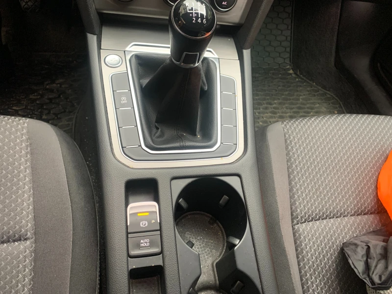 VW Passat 1, 6, 115000 км, снимка 10 - Автомобили и джипове - 53055980