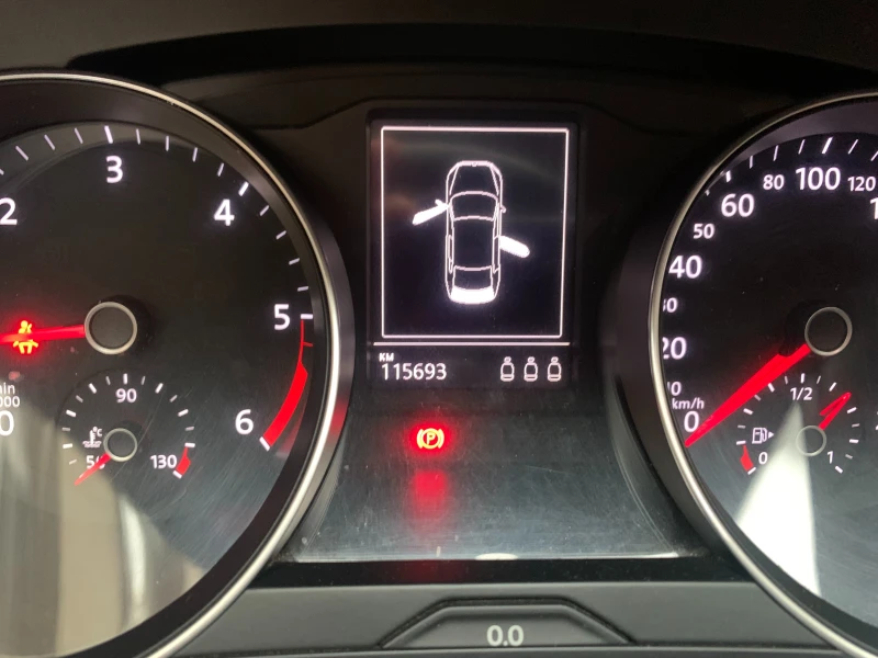 VW Passat 1, 6, 115000 км, снимка 9 - Автомобили и джипове - 53055980