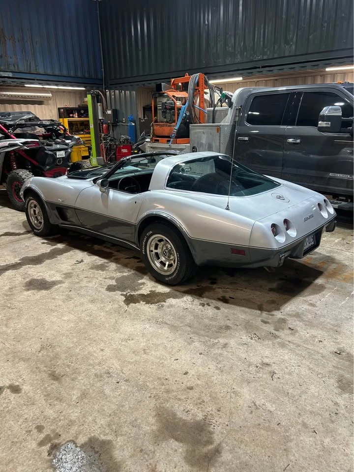 Chevrolet Corvette 350 L82 АВТО КРЕДИТ, снимка 4 - Автомобили и джипове - 54031213