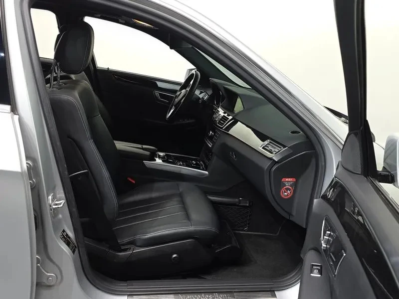Mercedes-Benz E 300 AVANTGARDE, снимка 11 - Автомобили и джипове - 55445002