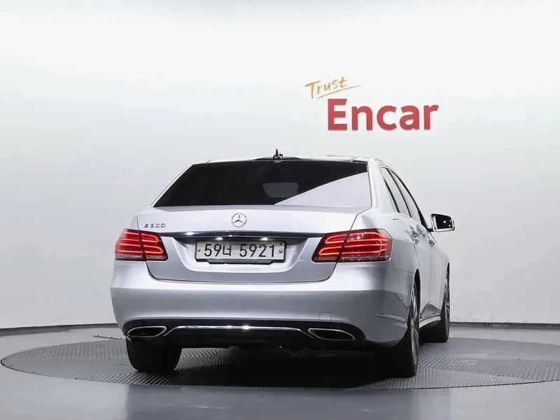 Mercedes-Benz E 300 AVANTGARDE, снимка 3 - Автомобили и джипове - 55445002