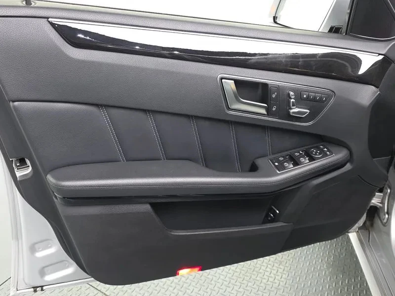 Mercedes-Benz E 300 AVANTGARDE, снимка 15 - Автомобили и джипове - 55445002