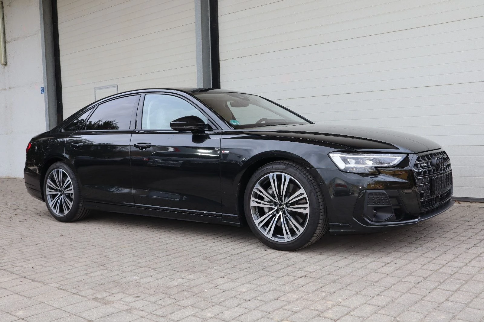 Audi A8 55 TFSI quattro S line, снимка 1