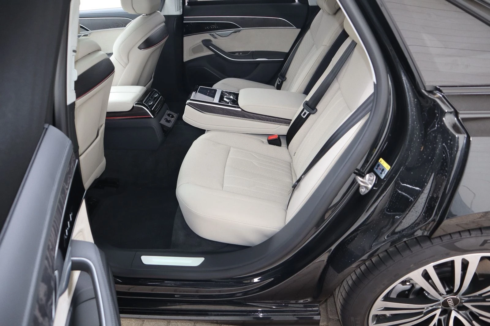 Audi A8 55 TFSI quattro S line | Mobile.bg — изображение 13