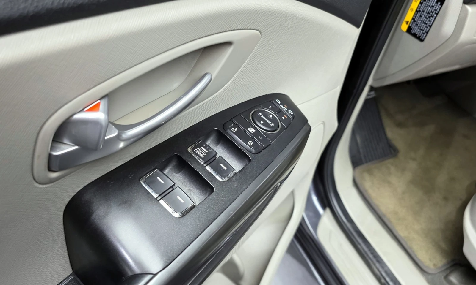 Kia Carnival 11-Seater Deluxe | Mobile.bg   14