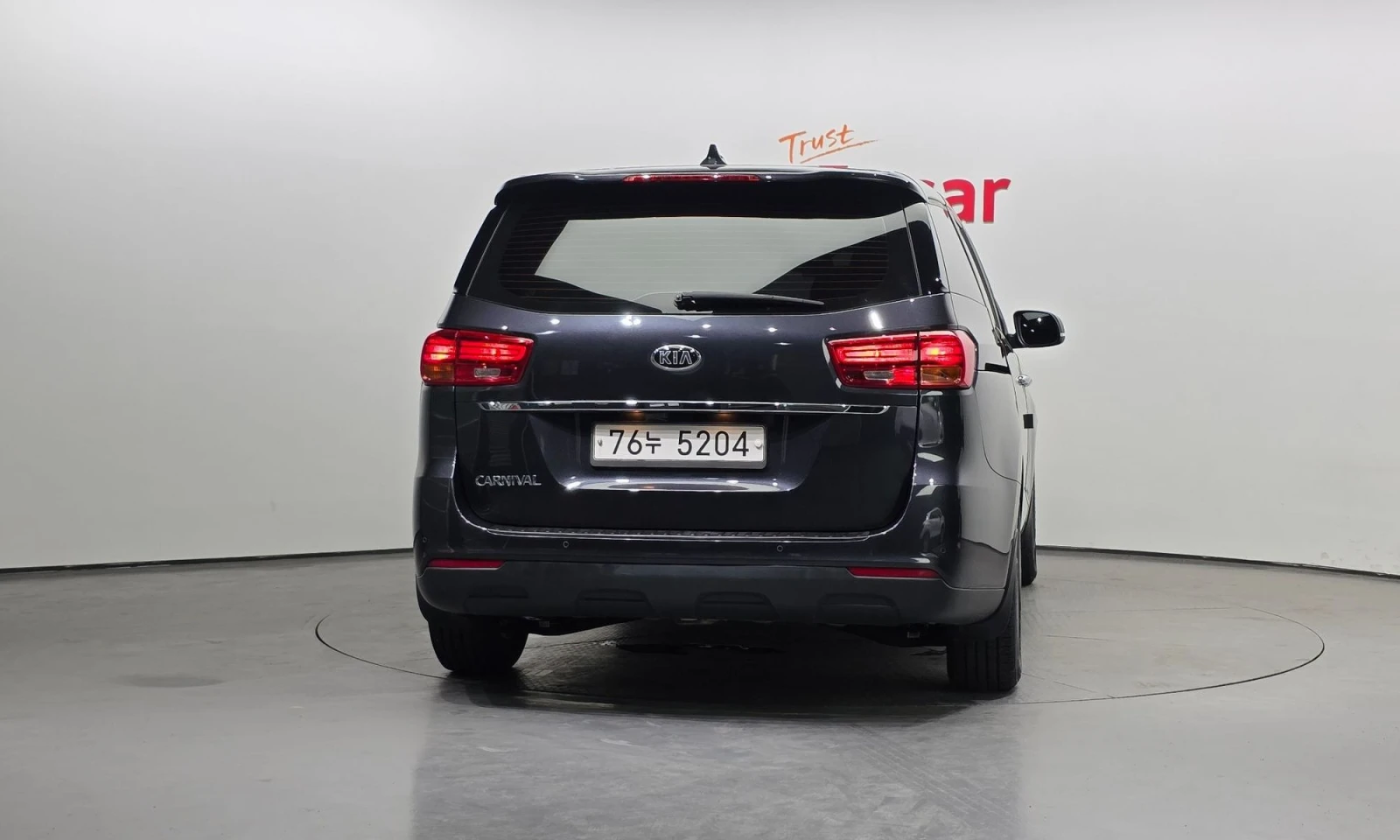 Kia Carnival 11-Seater Deluxe - изображение 4