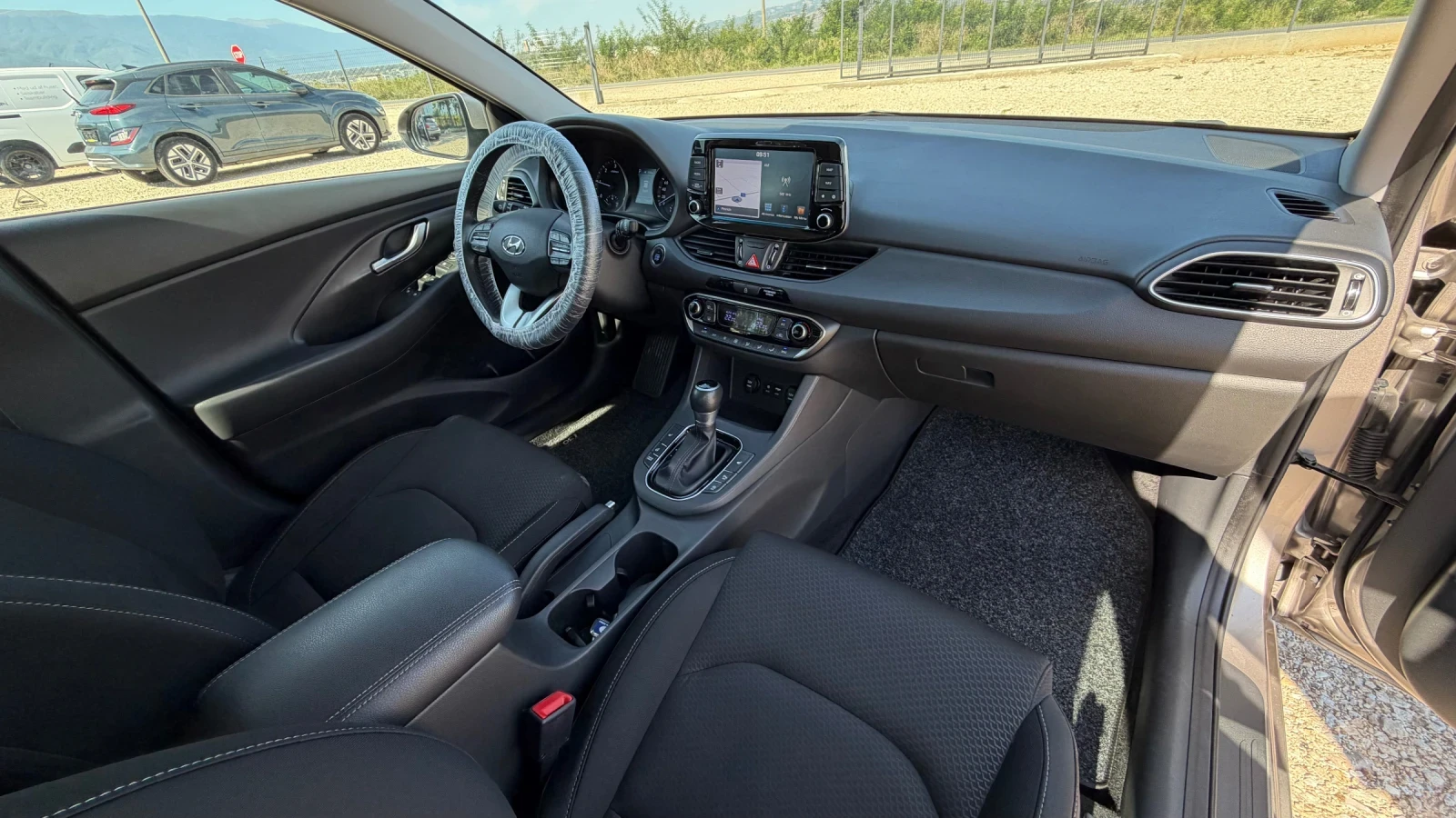 Hyundai I30 1.6CRDI AUTOMATIC 7DCT, снимка 13 - Автомобили и джипове - 53687826