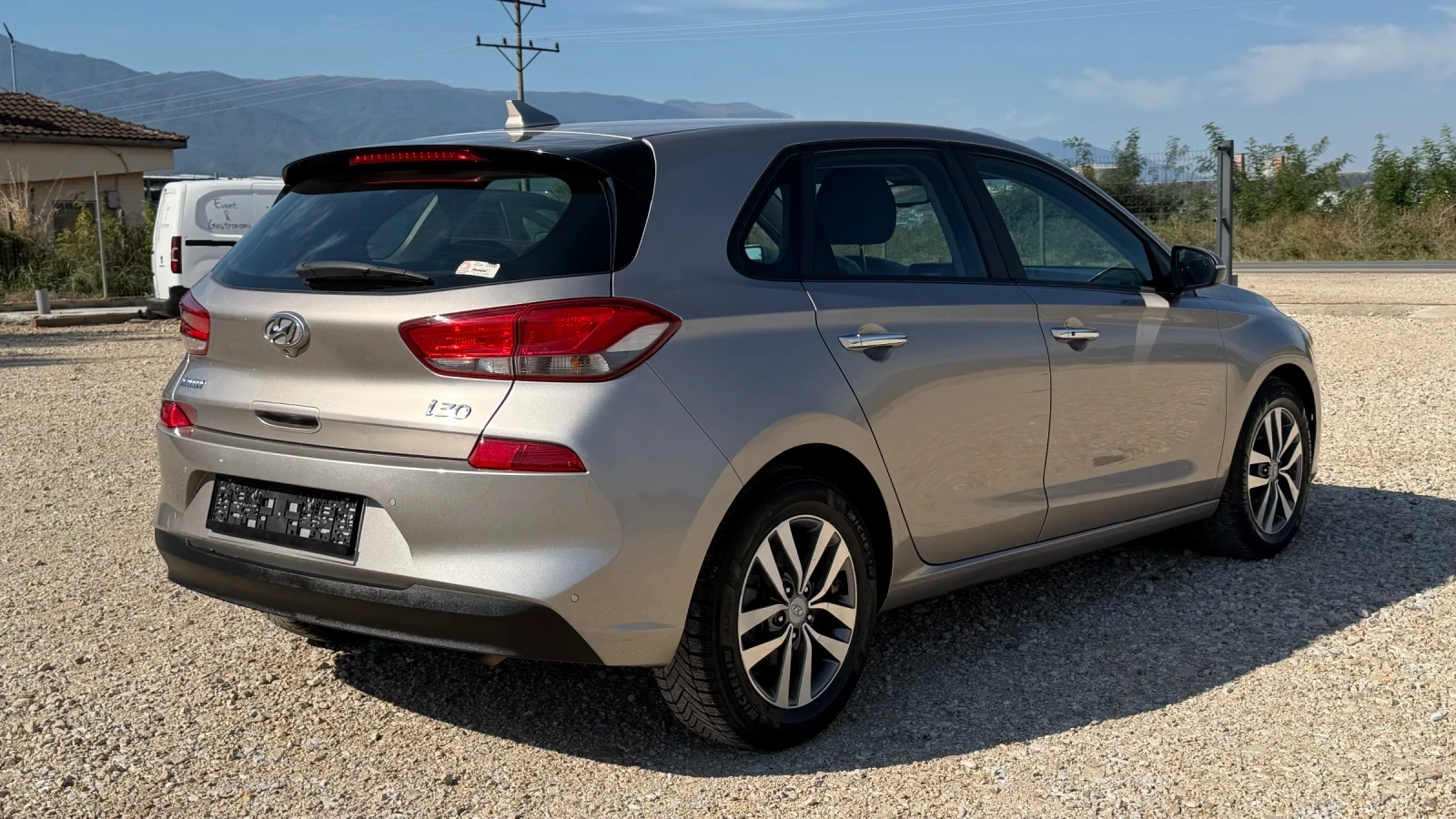 Hyundai I30 1.6CRDI AUTOMATIC 7DCT, снимка 4 - Автомобили и джипове - 53687826