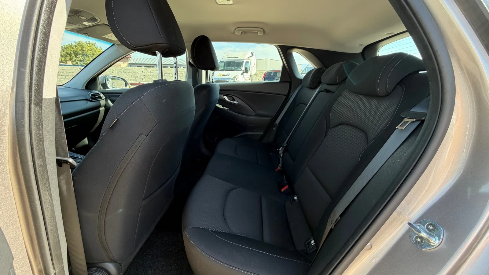 Hyundai I30 1.6CRDI AUTOMATIC 7DCT, снимка 10 - Автомобили и джипове - 53687826