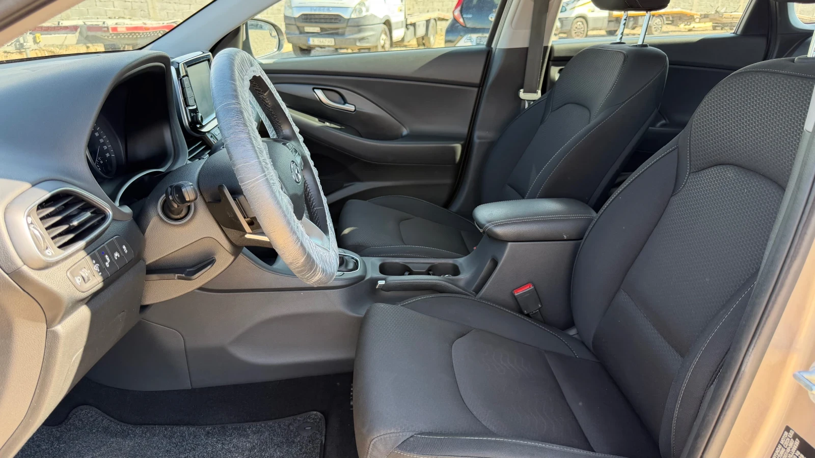 Hyundai I30 1.6CRDI AUTOMATIC 7DCT, снимка 8 - Автомобили и джипове - 53687826