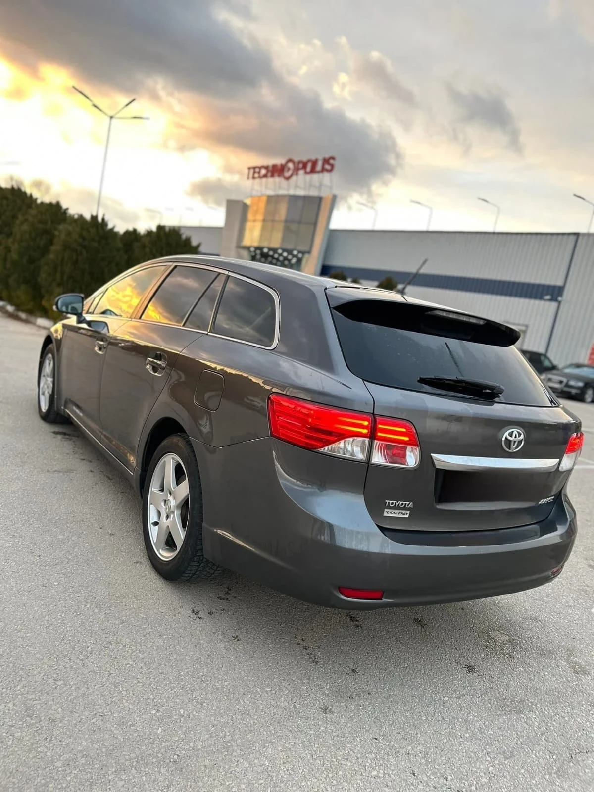 Toyota Avensis, снимка 3 - Автомобили и джипове - 53727394