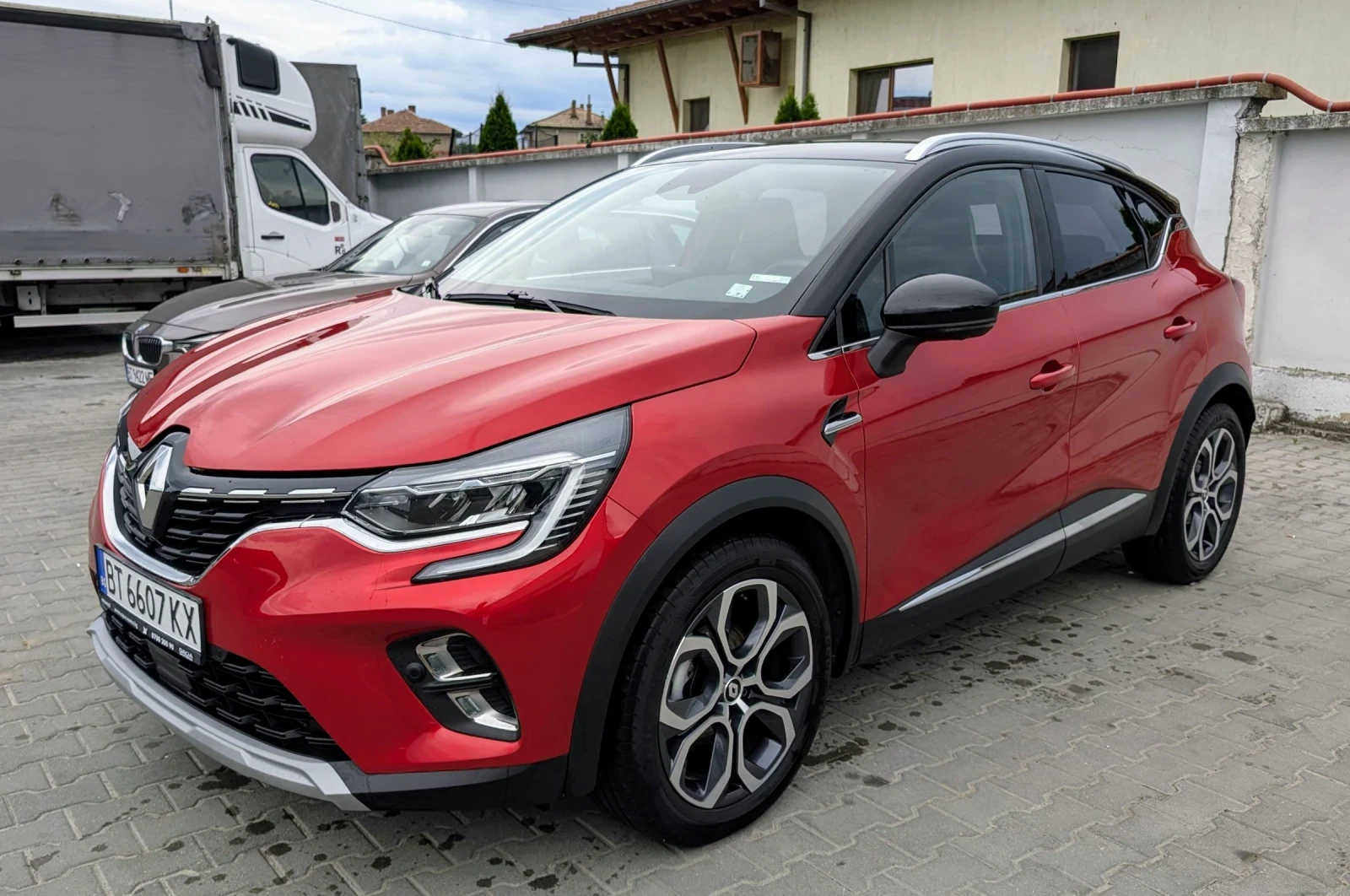 Renault Captur 1.33TCe, снимка 2 - Автомобили и джипове - 55015119