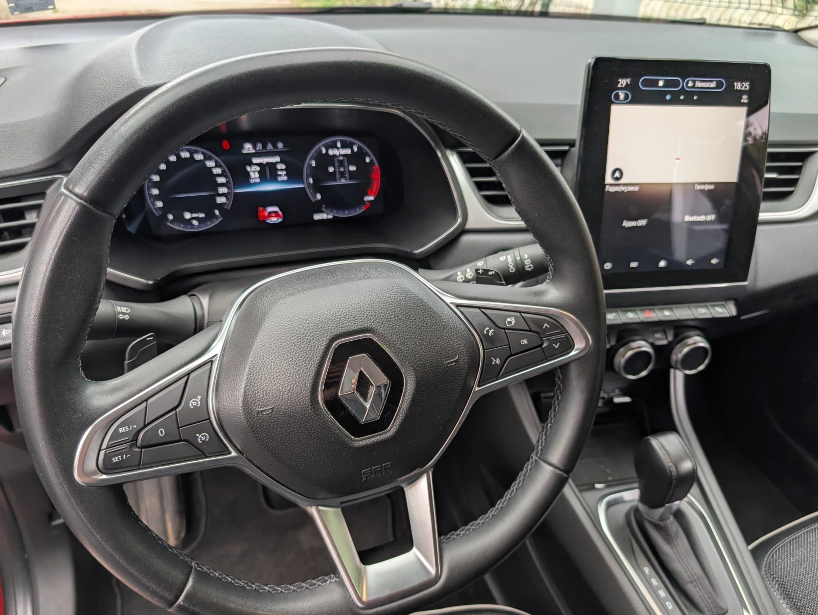 Renault Captur 1.33TCe, снимка 11 - Автомобили и джипове - 55015119