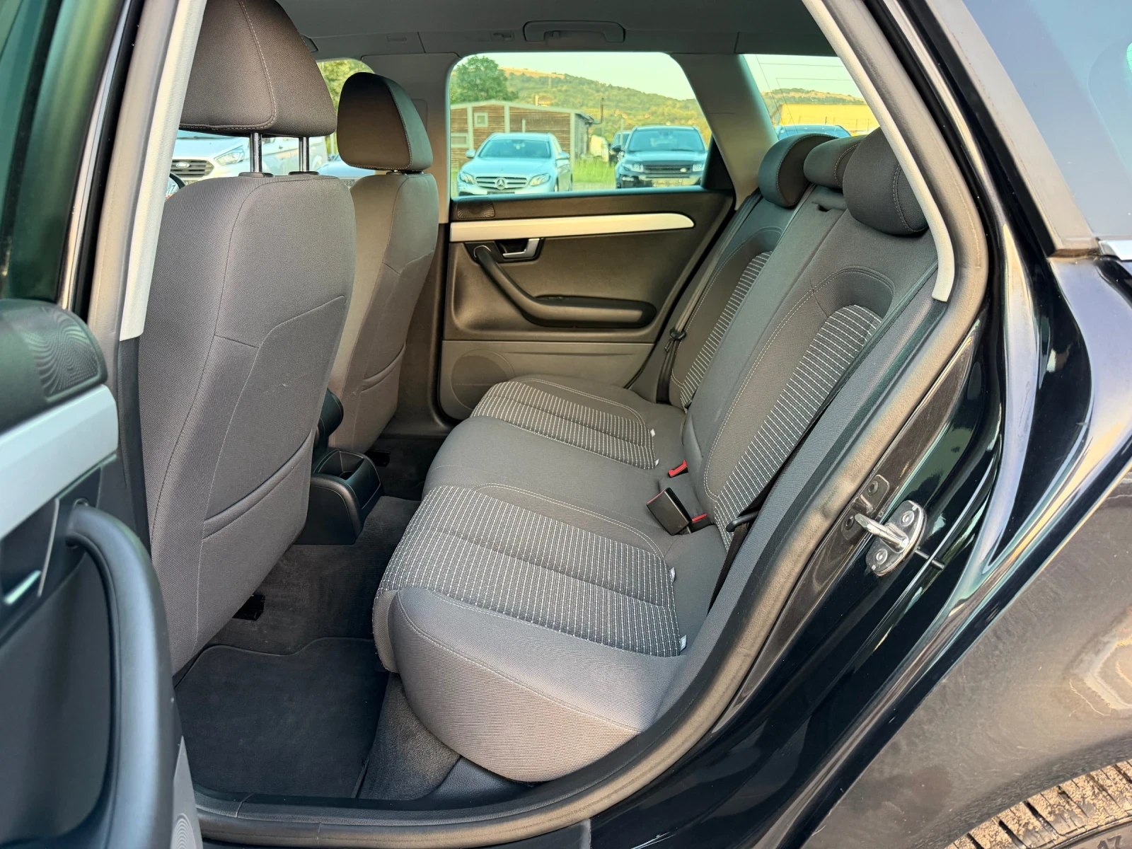 Seat Exeo 2.0TDi 140к.с * Климатроник* , снимка 14 - Автомобили и джипове - 55409036
