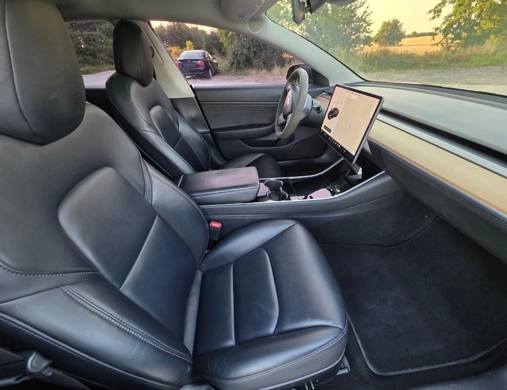 Tesla Model 3 Perfromance, снимка 14 - Автомобили и джипове - 55550318