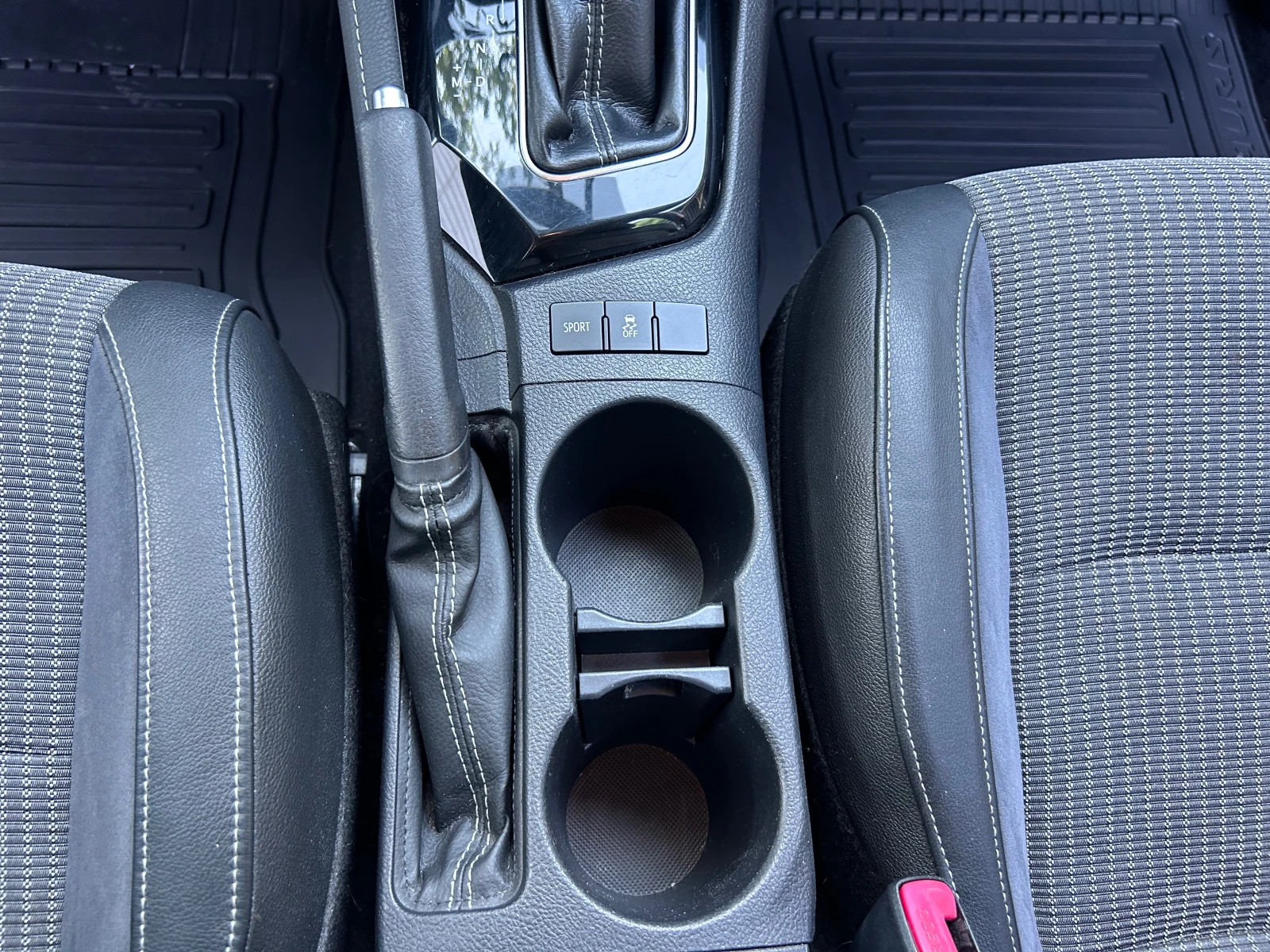 Toyota Auris 1.6 132k.c АВТОМАТИК! ВСИЧКИ ЕКСТРИ!, снимка 10 - Автомобили и джипове - 55873270