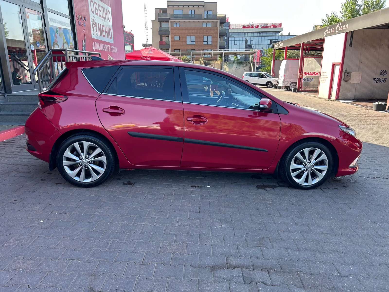 Toyota Auris 1.6 132k.c АВТОМАТИК! ВСИЧКИ ЕКСТРИ!, снимка 6 - Автомобили и джипове - 55873270