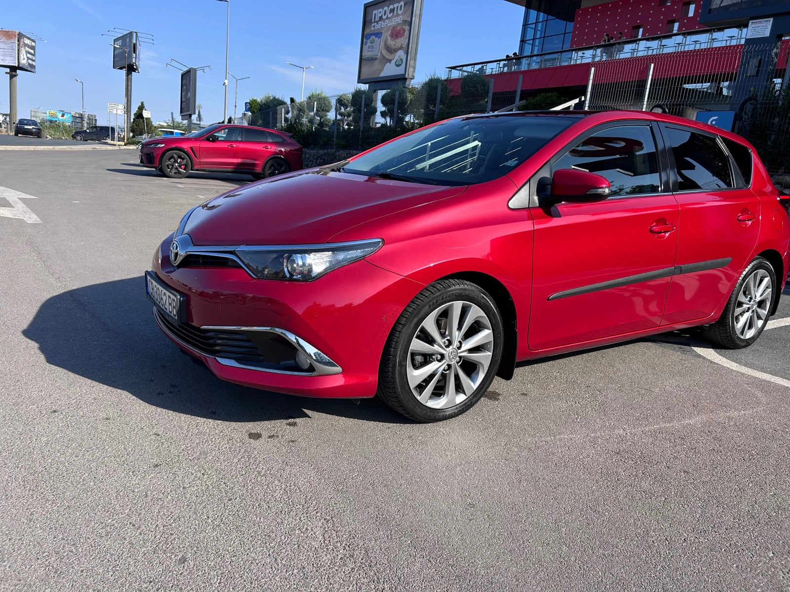 Toyota Auris 1.6 132k.c АВТОМАТИК! ВСИЧКИ ЕКСТРИ!, снимка 2 - Автомобили и джипове - 55873270