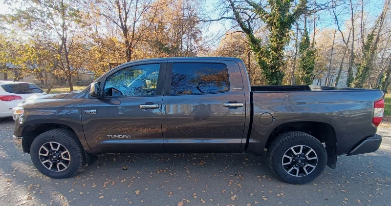 Toyota Tundra CREWMАX Limited  5.7L  i FORCE 4x4, снимка 3 - Автомобили и джипове - 47918924