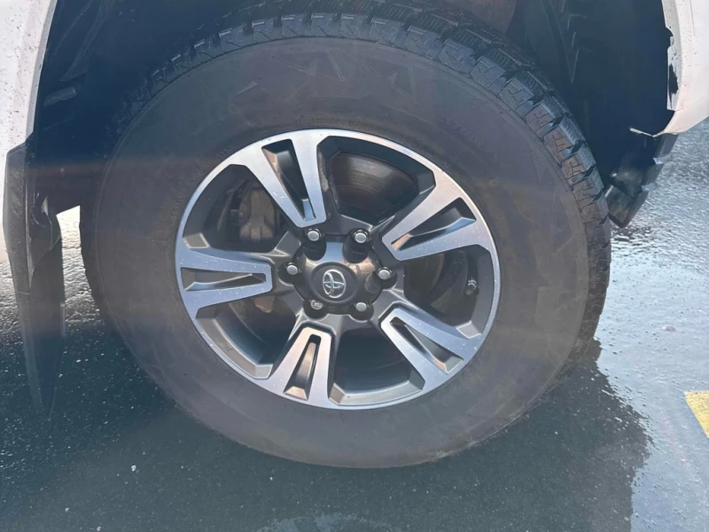 Toyota Tacoma * Limited * CARFAX * БЕЗ ПЪРВОНАЧАЛНА ВНОСКА, снимка 7 - Автомобили и джипове - 53048108