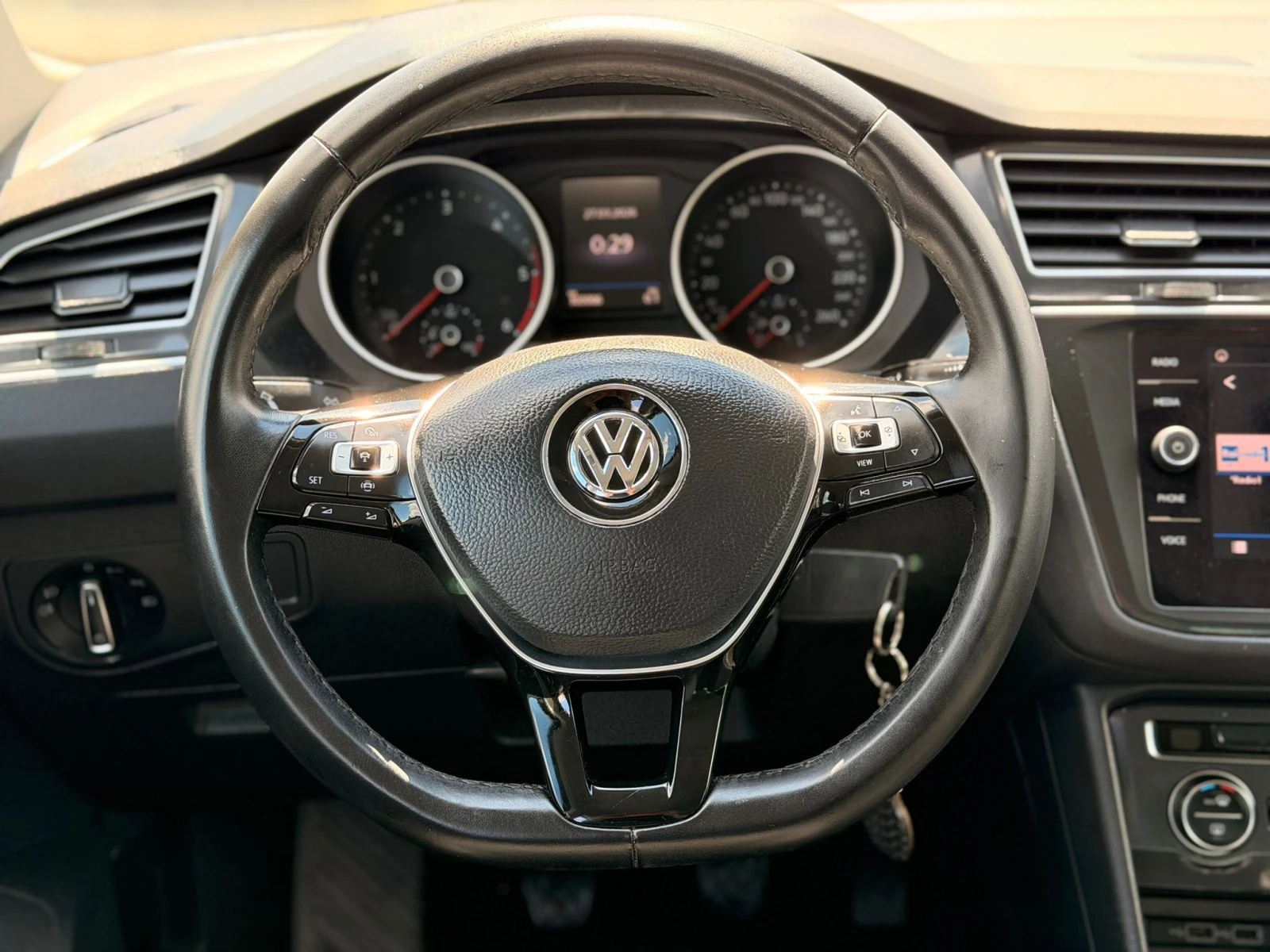 VW Tiguan 2.0TDI 4MOTION 103x km , снимка 15 - Автомобили и джипове - 54158269