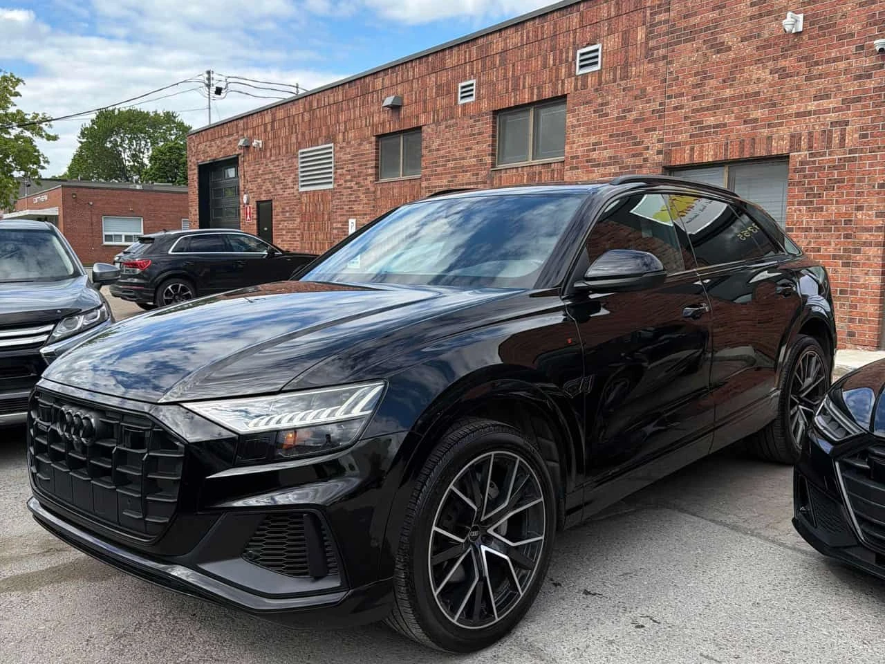 Audi Q8 | Progressiv | DISTRONIC | 360 | ОБДУХВАНЕ | , снимка 2 - Автомобили и джипове - 54695392