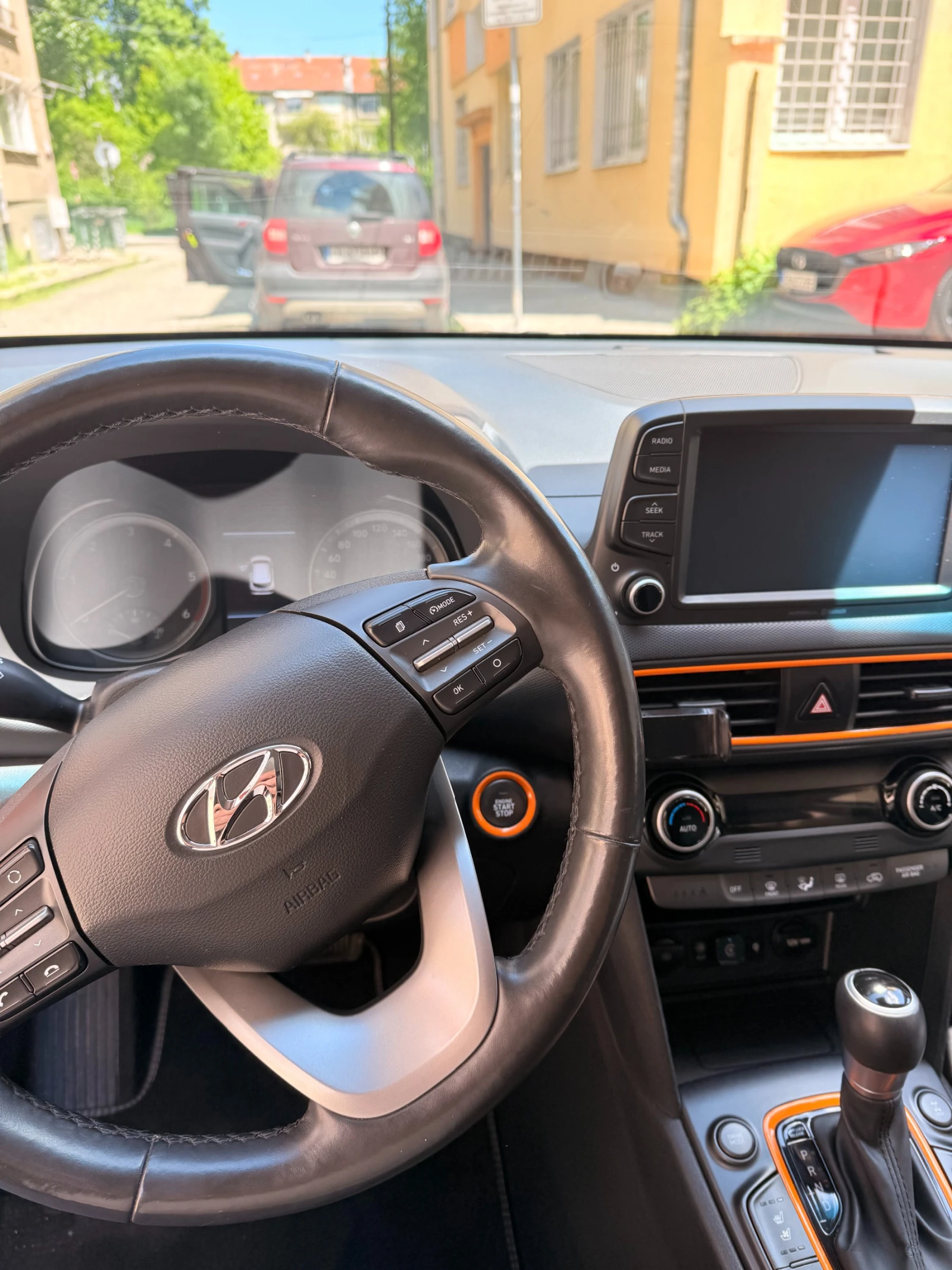 Hyundai Kona, снимка 8 - Автомобили и джипове - 54778128